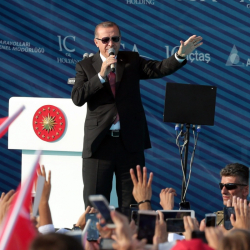 Достигането на нивото на цивилизована нация не е възможно с думи, а с действия, каза Ердоган. Сн.: БТА