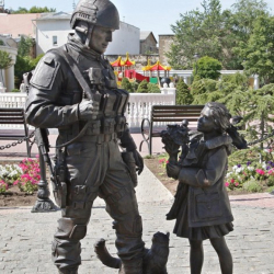Статуя на руския войник в Крим. Сн.: EPA/БГНЕС