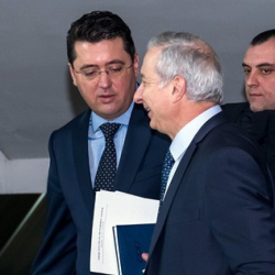Служебният вътрешен министър Пламен Узунов и служебният премиер Огнян Герджиков. Сн.: МВР