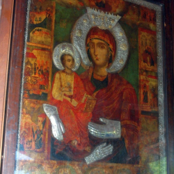 Чудотворната икона ”Св. Богородица Троеручица” от Троянския манастир. Сн.: Bulphoto