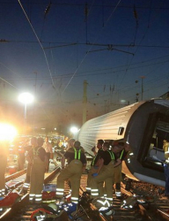 Два влака катастрофираха в Германия, има пострадали. Сн.: EPA/БГНЕС