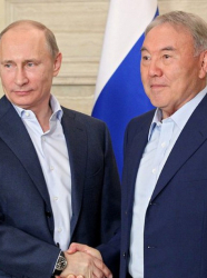 Владимир Путин и Нурсултан Назърбаев. Сн.: EPA/БГНЕС