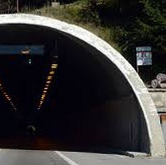 Тунел Витиня на АМ ”Хемус” ще е в ремонт до 2 юни. Сн.: Агенция 