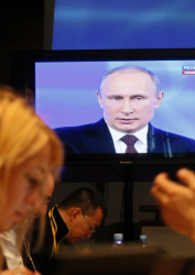 Владимир Путин нарече ”глупост” твърденията за намеса на Москва в Източна Украйна. Сн.: EPA/БГНЕС