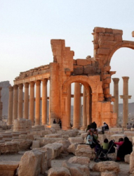 Сирийските сили превзеха античния град Палмира. Сн.: EPA/БГНЕС
