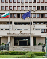 Българската страна подчертава своето желание за развитие на двустранните отношения на равноправна основа. Сн.: МВнР