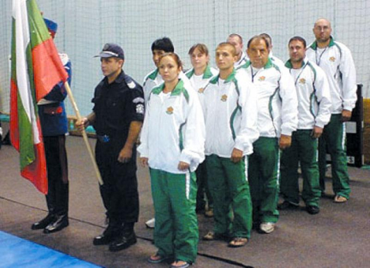 Знаменосецът на българския отбор в Букурещ Кр. Йорданов се завърна с медал