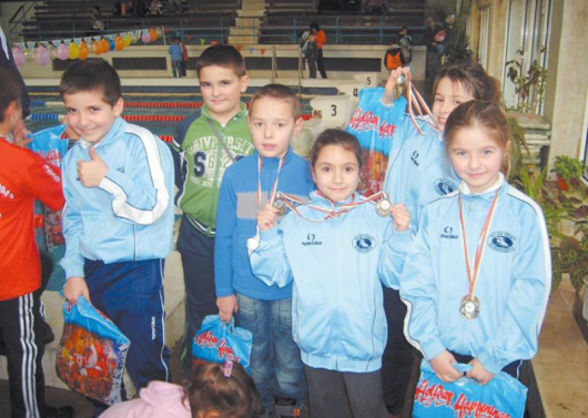 Благоевградските плувни надежди след награждаването в Пловдив
