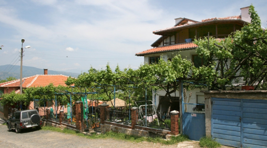 Къщата на родителите на Орхан в село Яворница
сн. mtb-bg.com